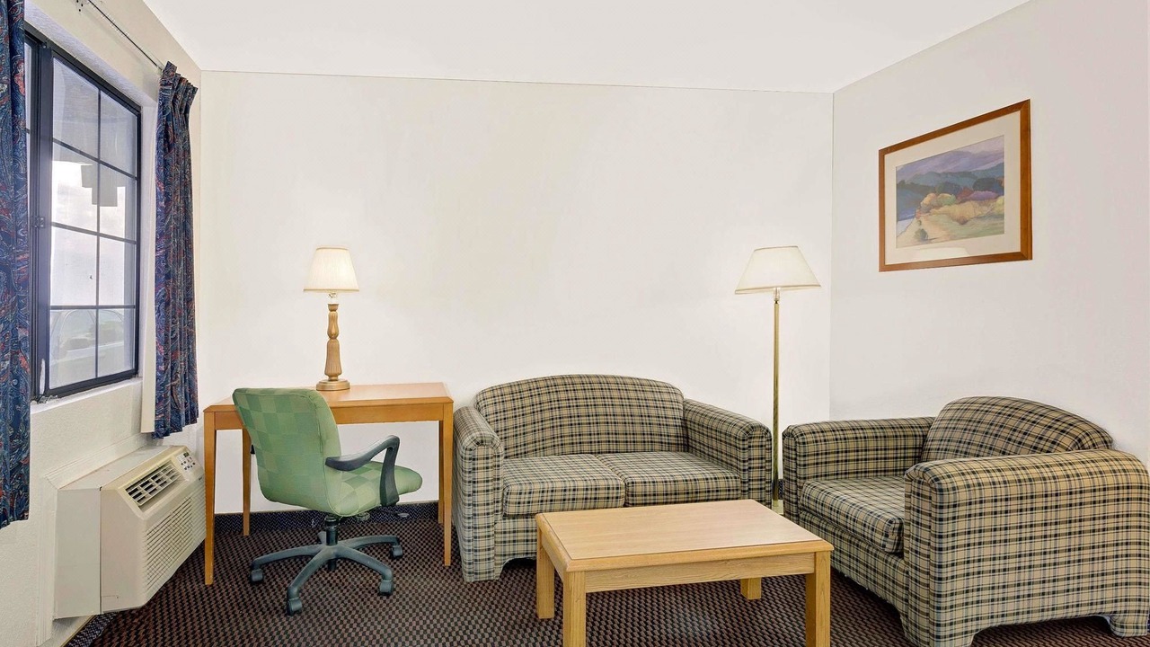 Photo of Livingroom in Needles