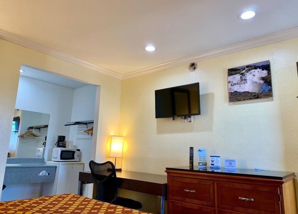 Photo of Livingroom in Northwest Anaheim