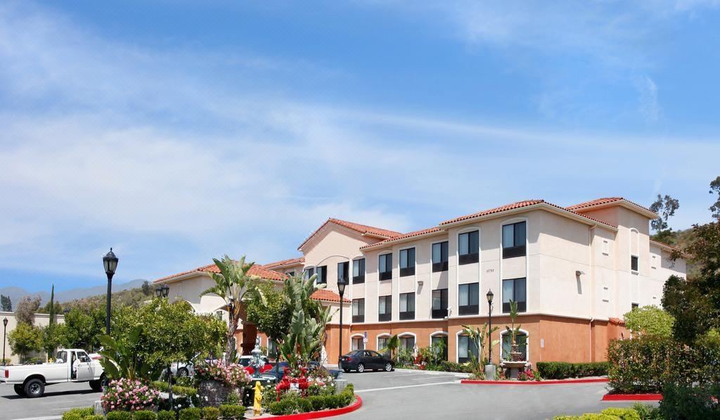 Photo of Buildings in Lake Forest