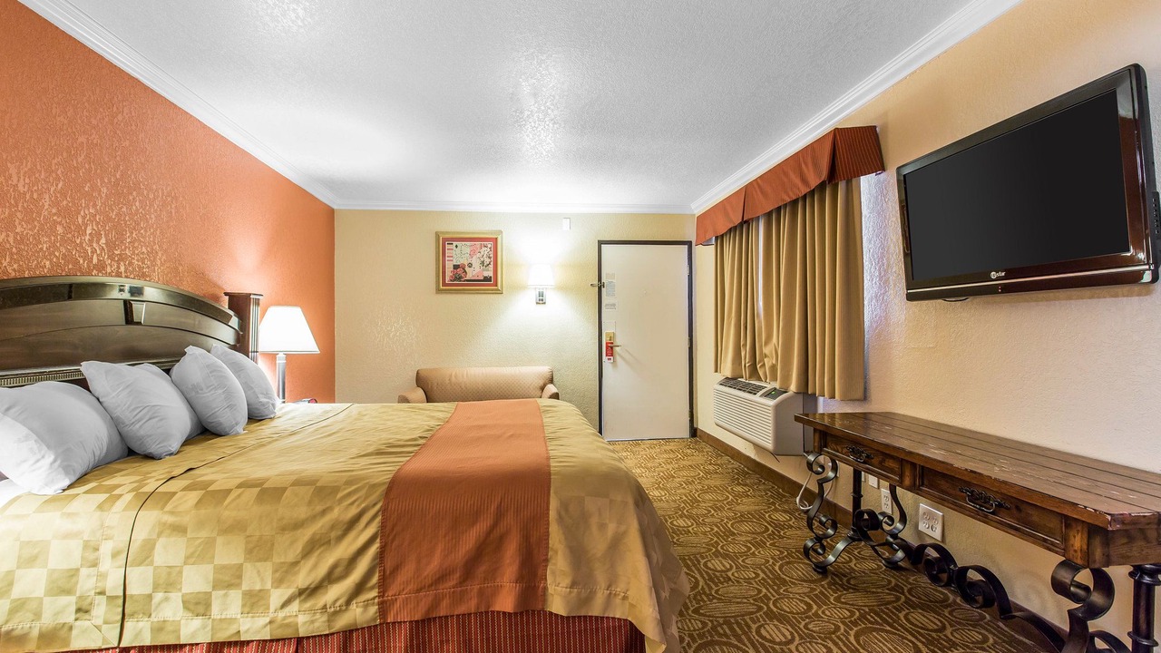 Photo of Bedroom in Fallbrook