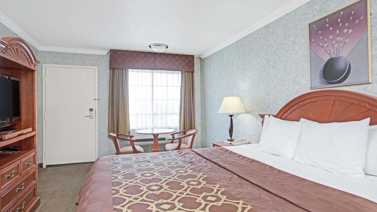 Photo of Bedroom in Lawndale
