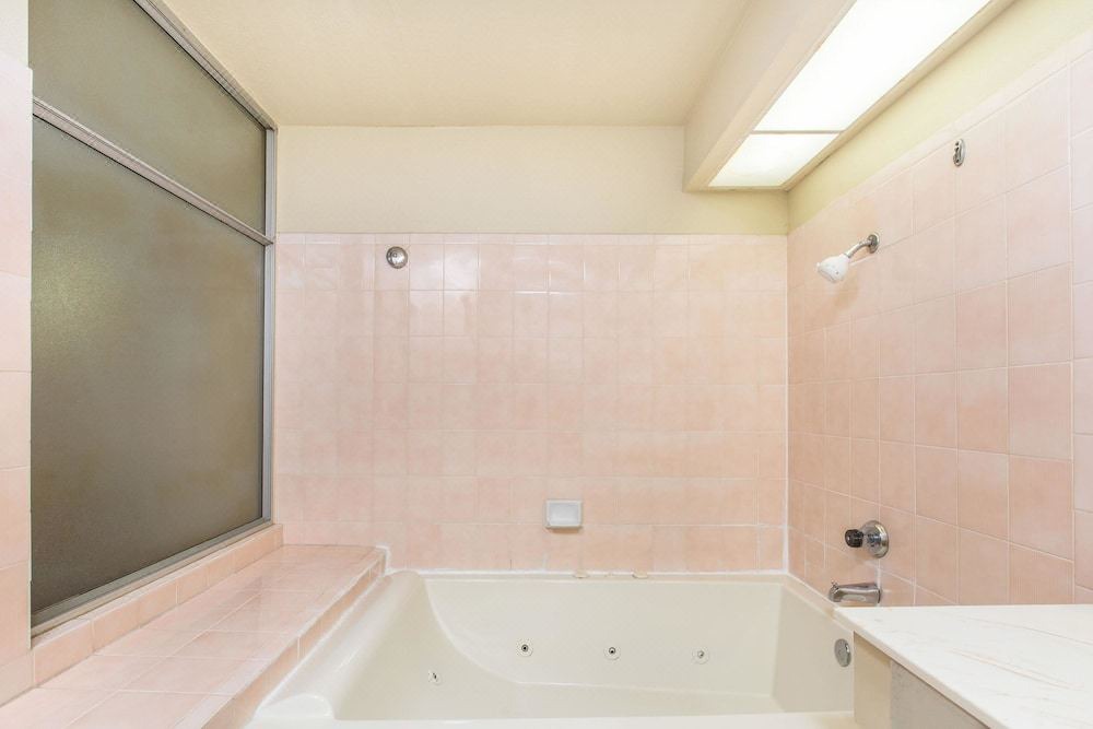 Photo of Bathroom in Duarte