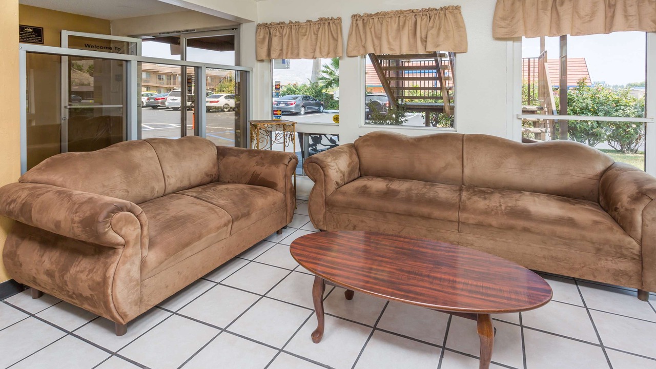 Photo of Livingroom in Patton