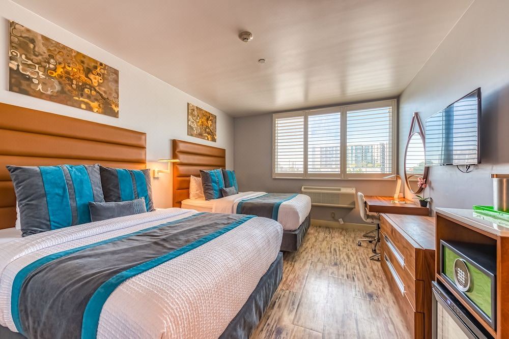 Photo of Bedroom in NoHo Arts District