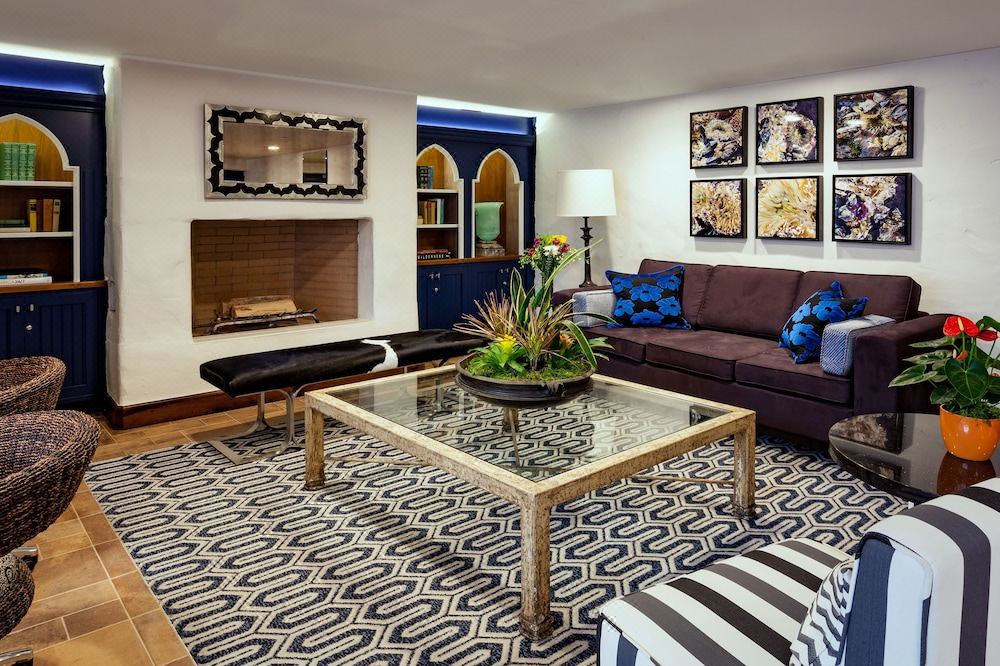 Photo of Livingroom in Old Monterey