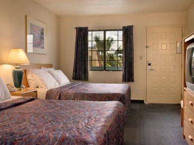 Photo of Bedroom in Needles