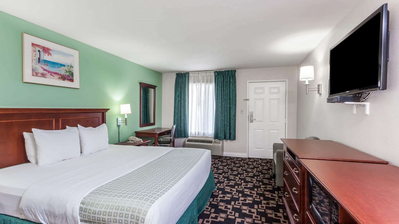 Photo of Bedroom in East Side Capistrano