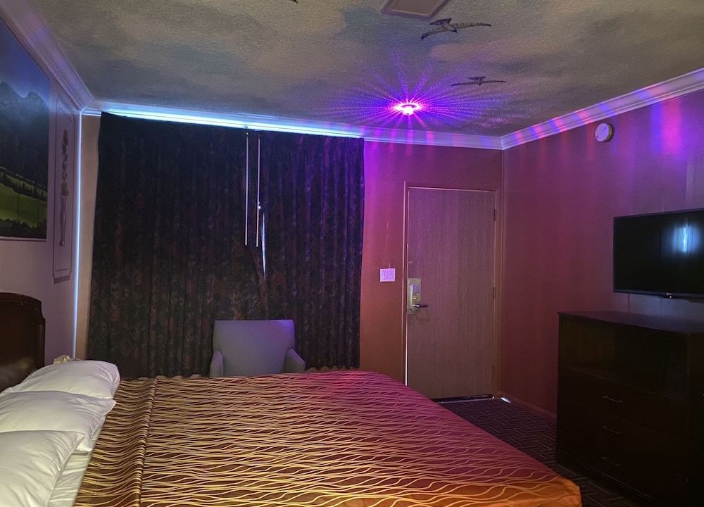 Photo of Bedroom in Orange