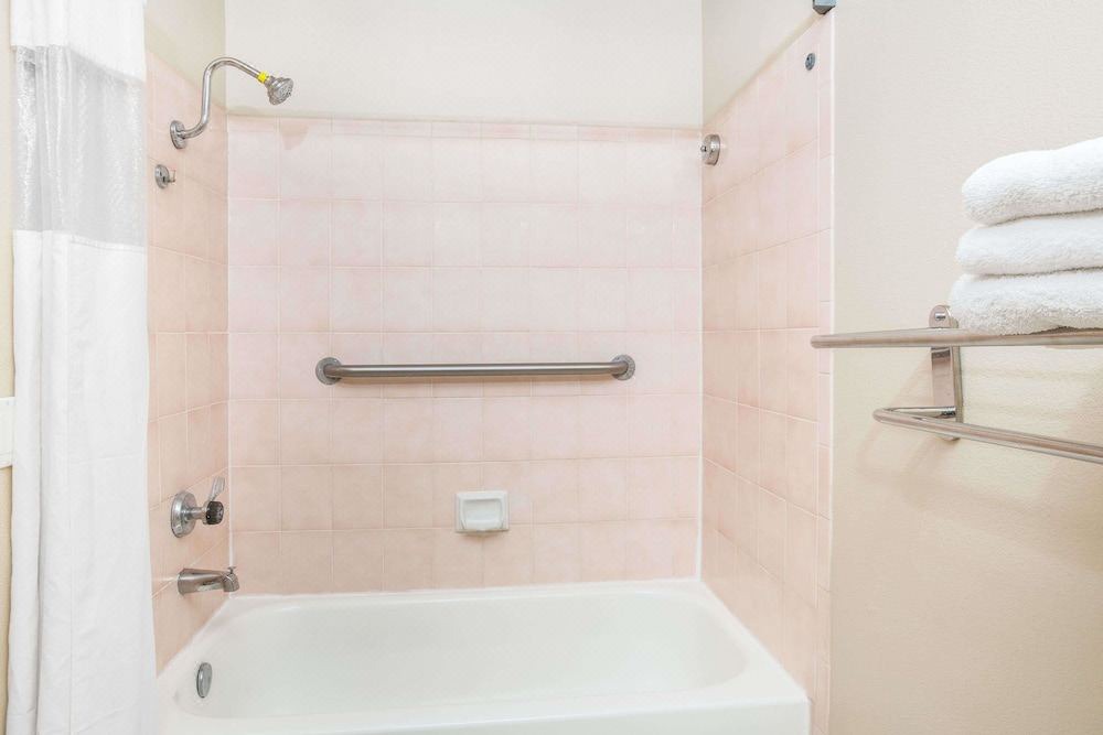 Photo of Bathroom in Duarte