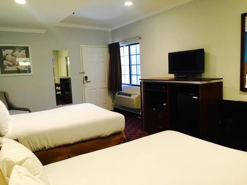 Photo of Bedroom in East Manhattan Beach