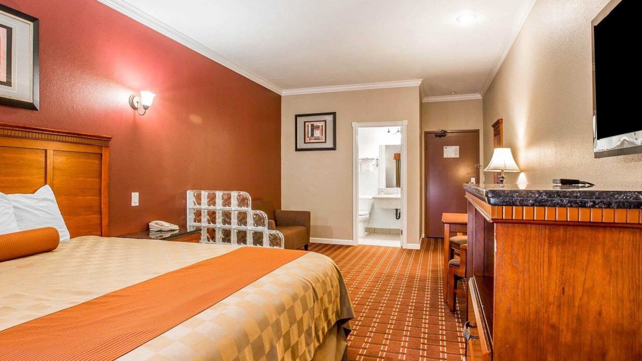 Photo of Bedroom in Lamanda Park