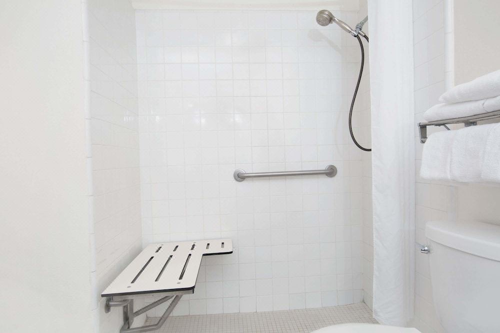 Photo of Bathroom in Delthorne