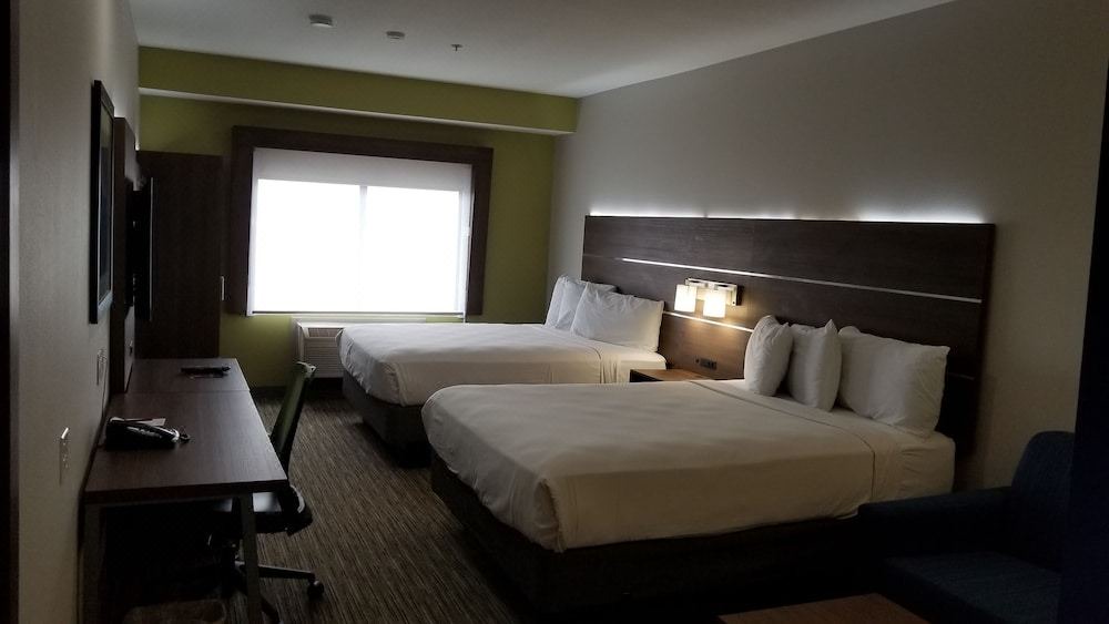 Photo of Bedroom in Lake Forest