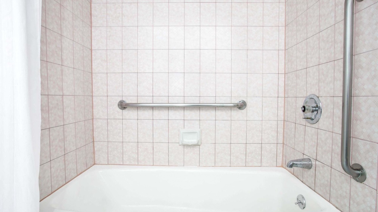 Photo of Bathroom in Lawndale
