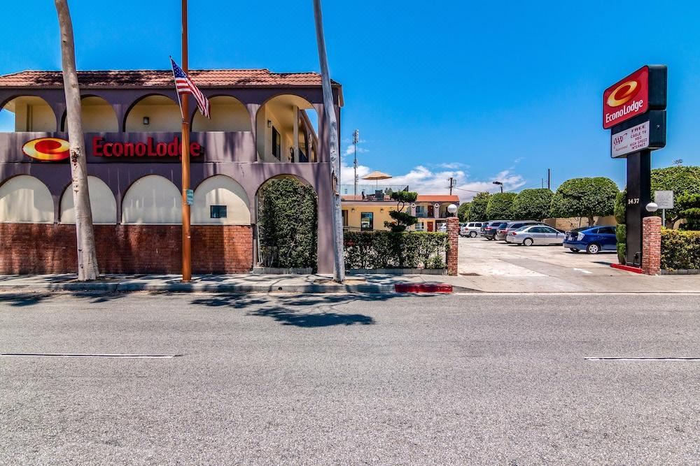 Photo of Buildings in Citrus Grove