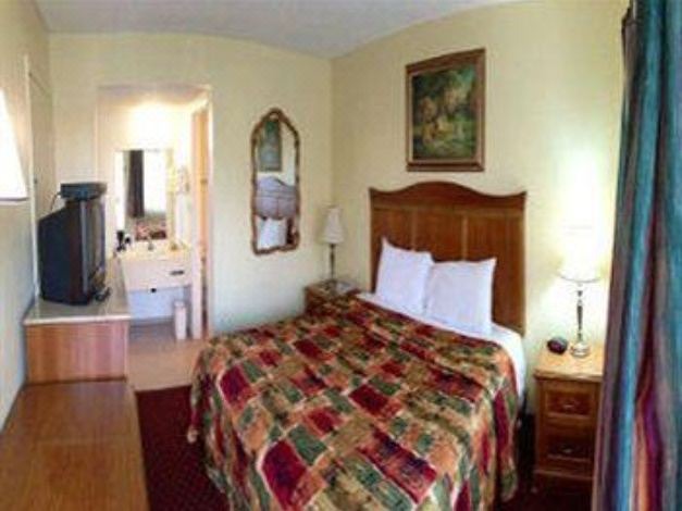 Photo of Bedroom in Northwest Anaheim