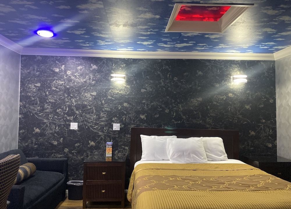 Photo of Bedroom in Orange