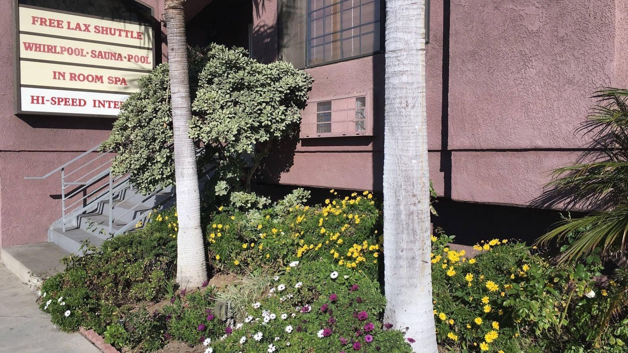 Photo of Buildings in East Manhattan Beach