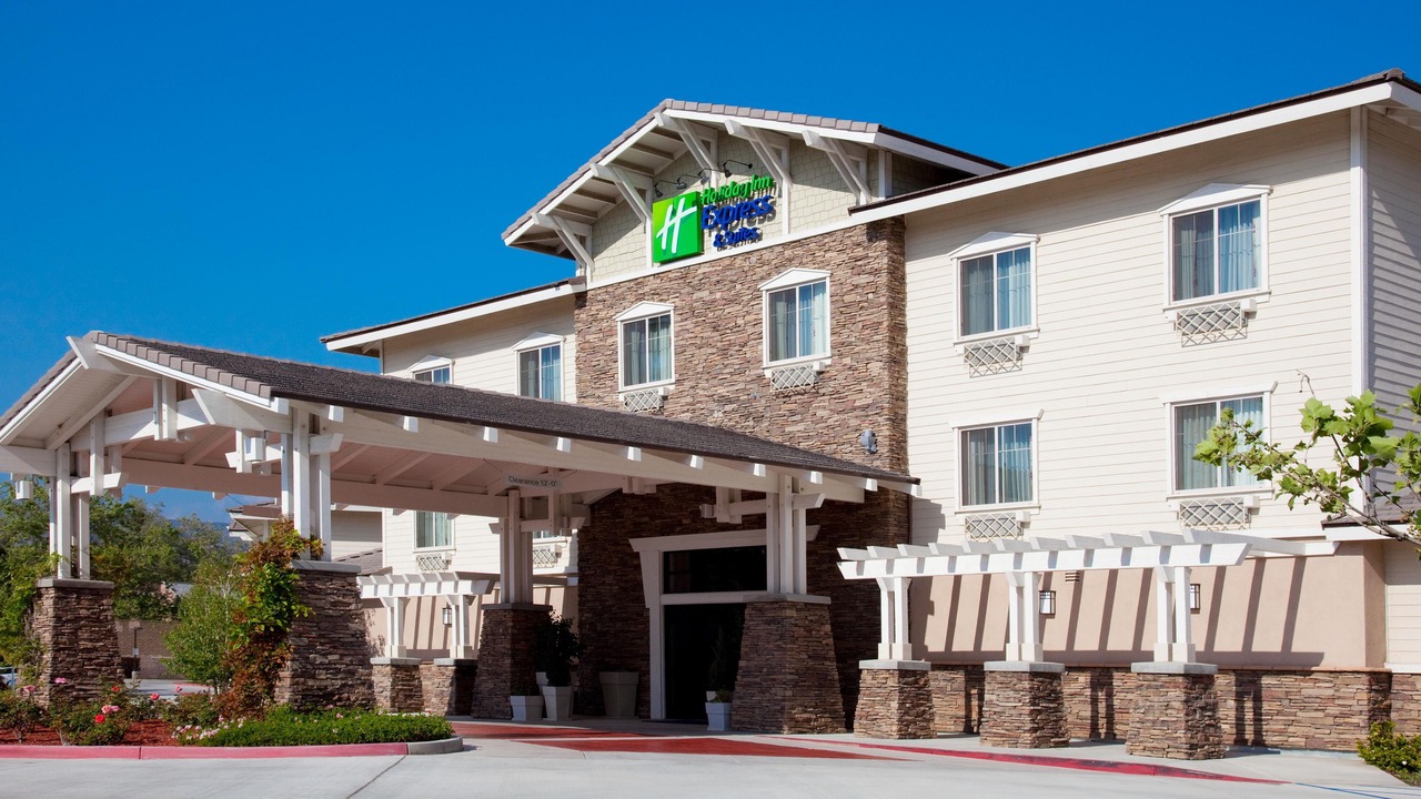 Photo of Buildings in Bonita