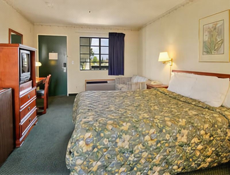 Photo of Bedroom in Orange