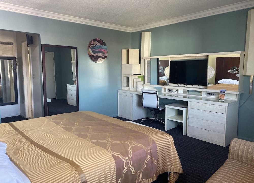 Photo of Bedroom in Orange