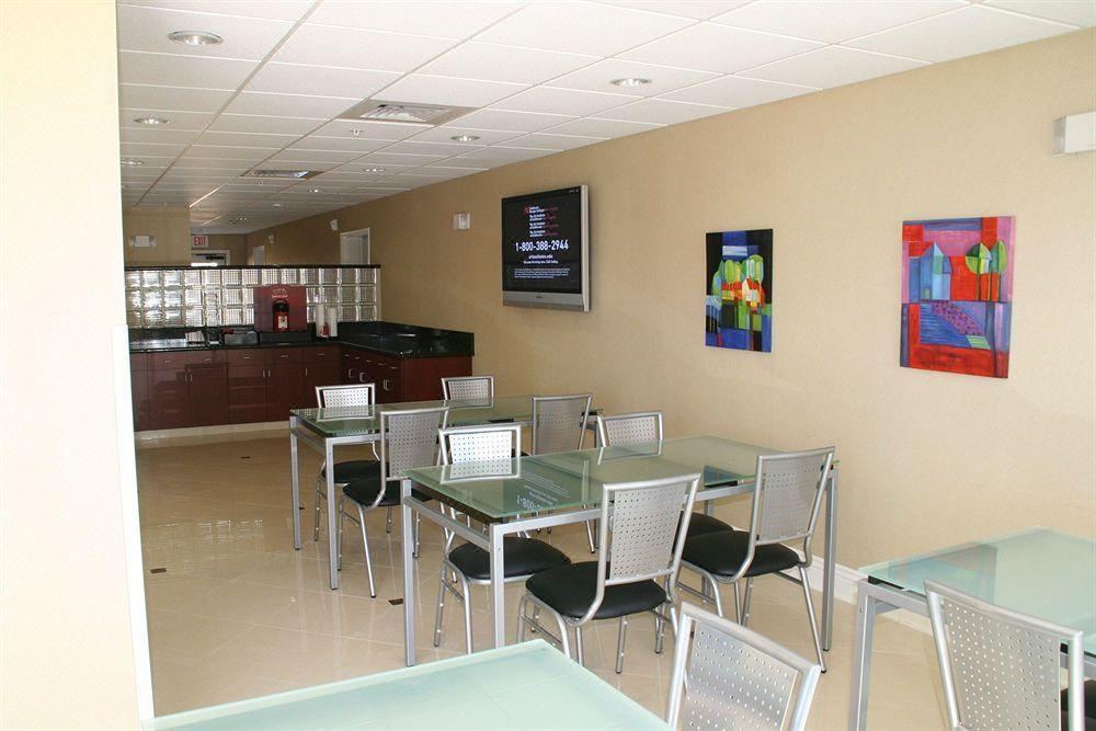 Photo of Livingroom in Victorville