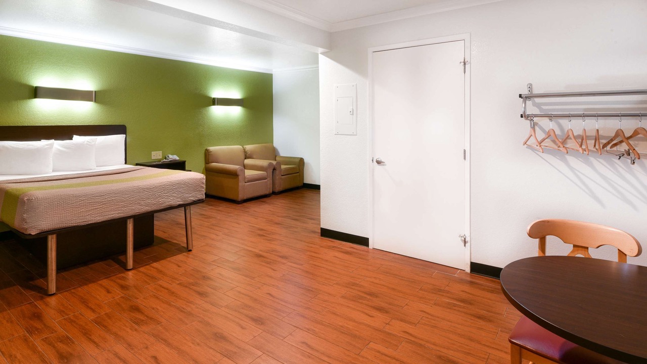 Photo of Livingroom in Ontario