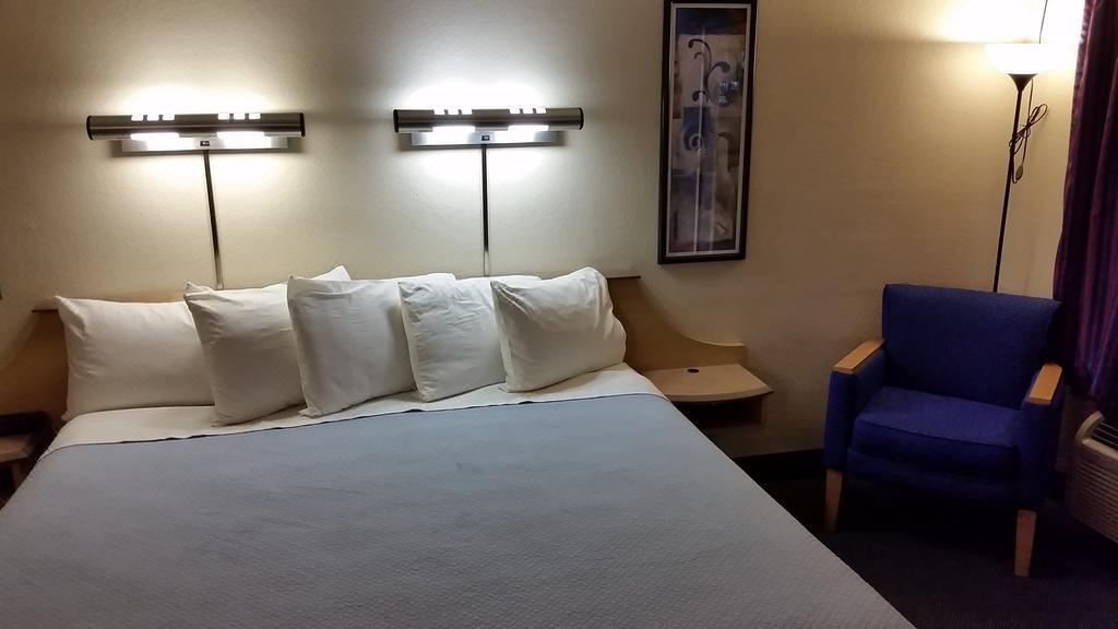 Photo of Bedroom in Northwest Anaheim