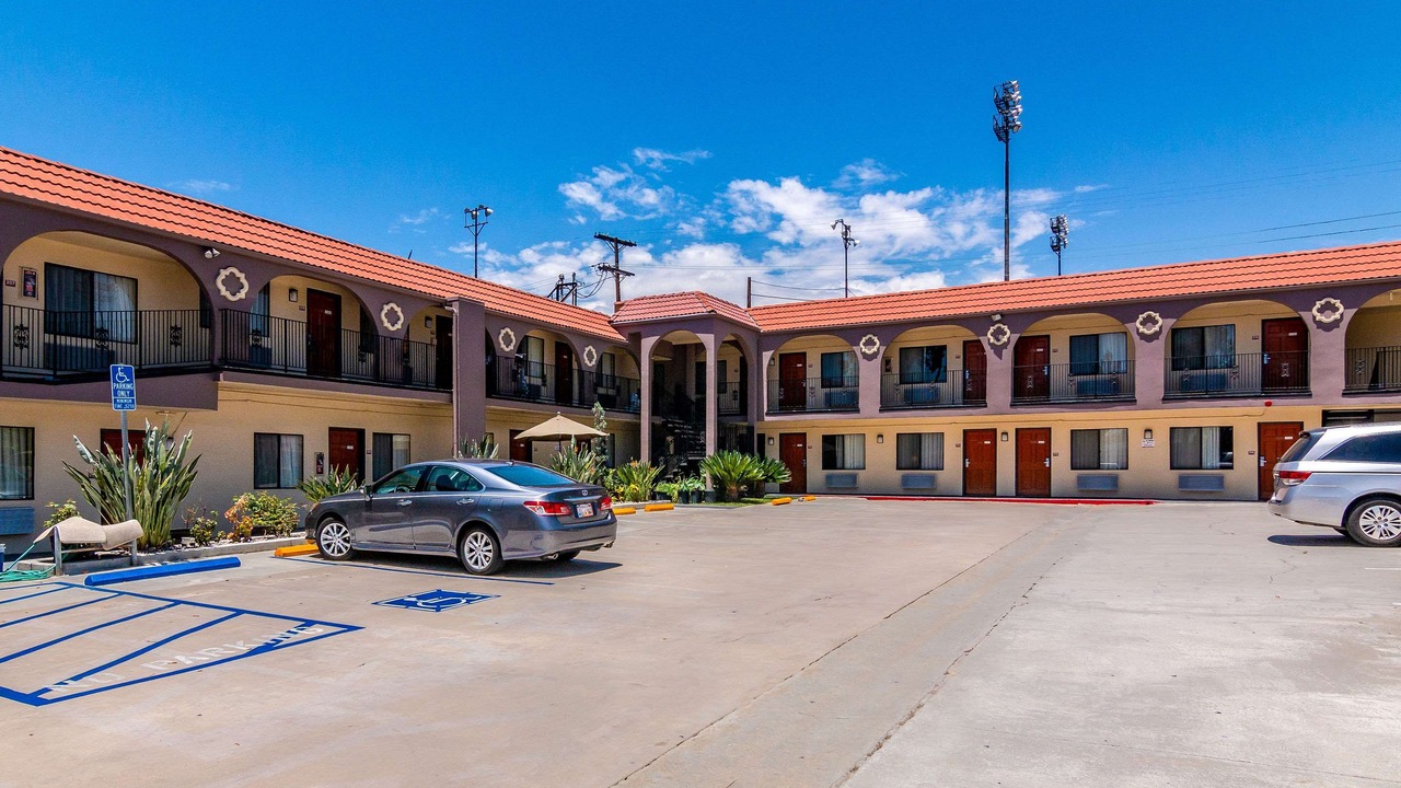 Photo of Buildings in Citrus Grove