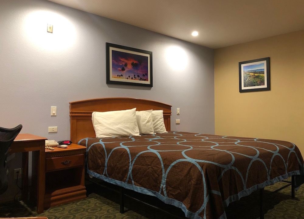 Photo of Bedroom in Orange