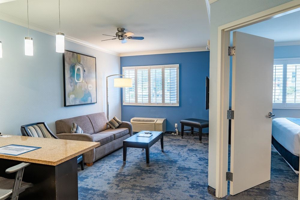 Photo of Livingroom in Tree Section