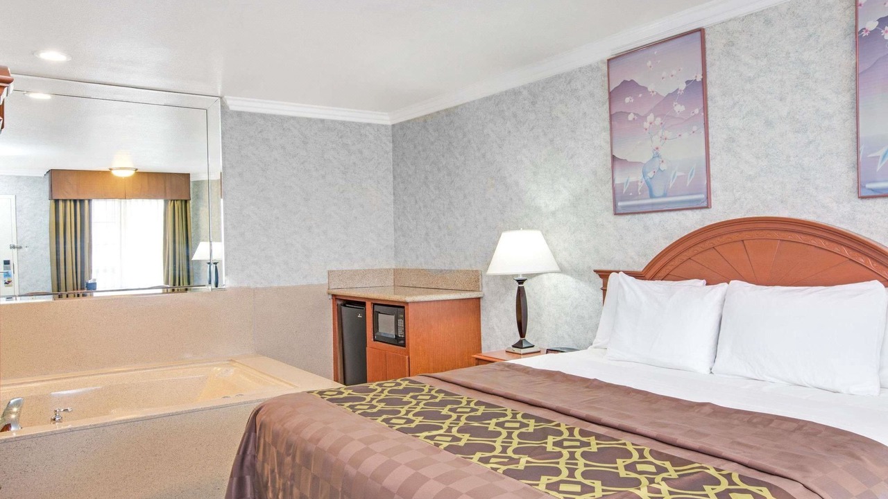 Photo of Bedroom in Lawndale