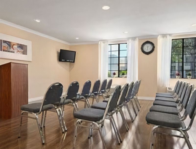 Photo of Livingroom in Mid Central