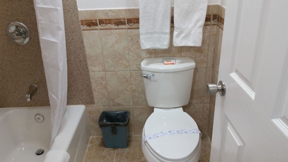 Photo of Bathroom in Northwest Anaheim