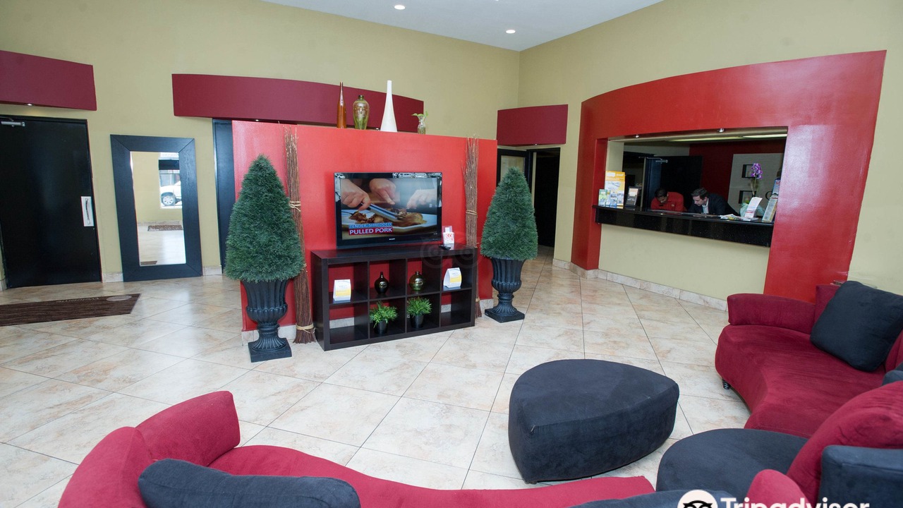 Photo of Livingroom in Wilshire