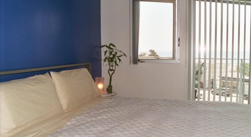 Photo of Bedroom in Eastern Malibu