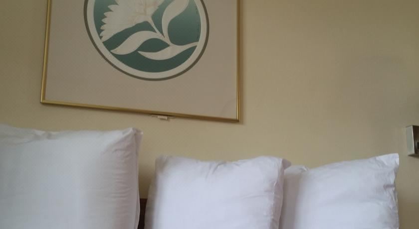 Photo of Bedroom in Orange