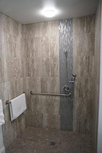 Photo of Bathroom in Gardena