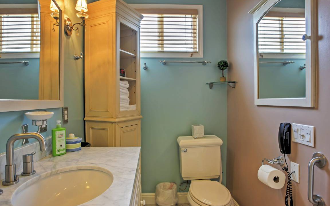 Photo of Bathroom in Sutter