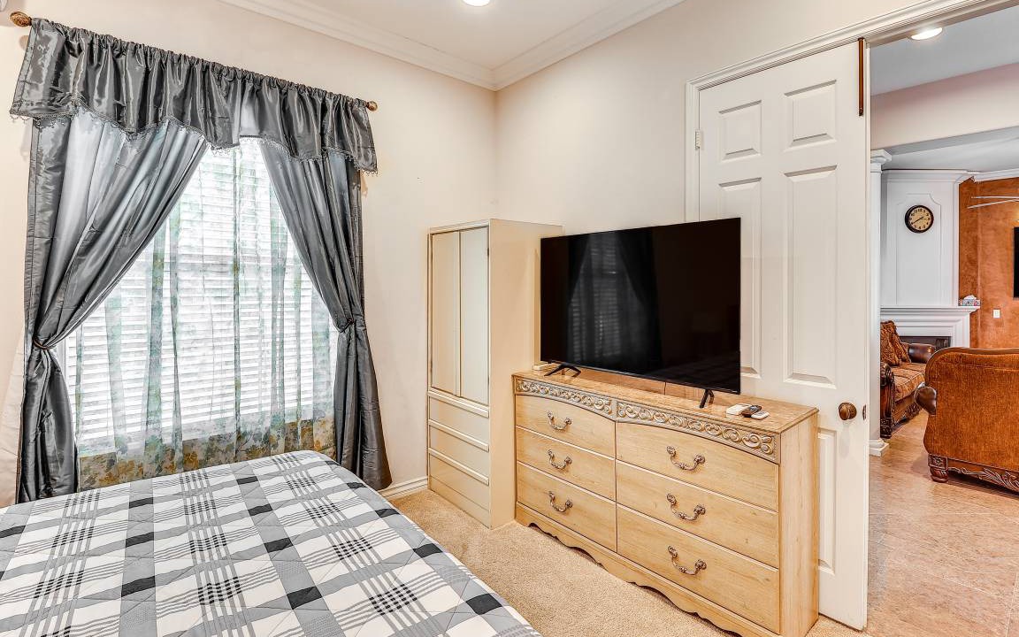 Photo of Bedroom in Alessandro Heights