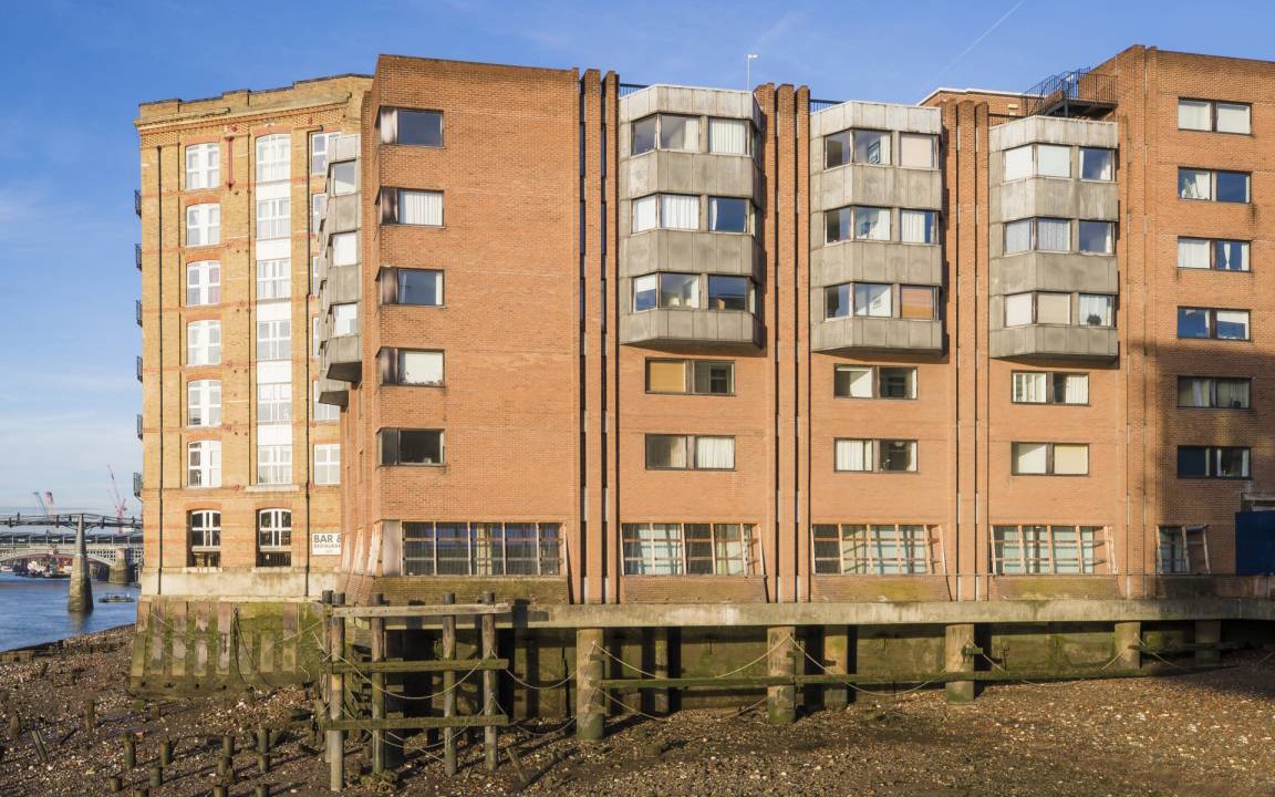 Photo of Buildings in Queenhithe