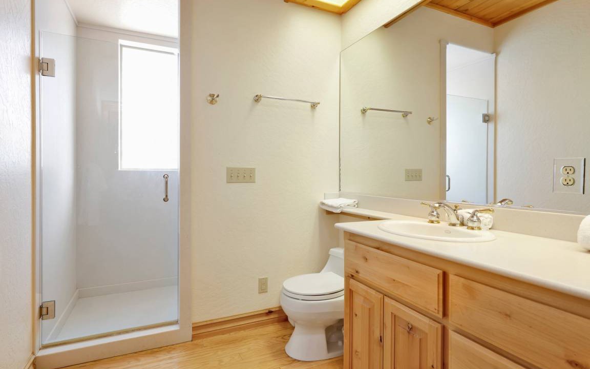 Photo of Bathroom in Castle Glen Estates