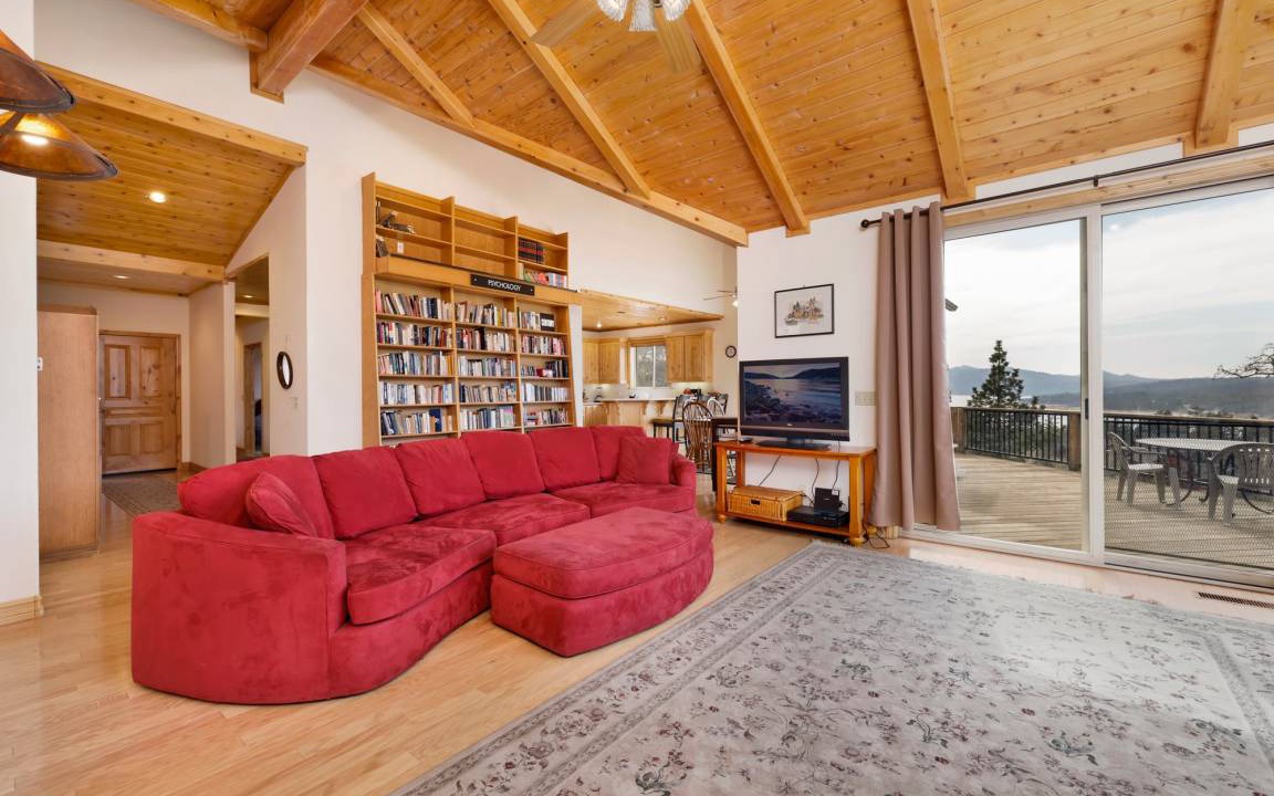 Photo of Livingroom in Castle Glen Estates