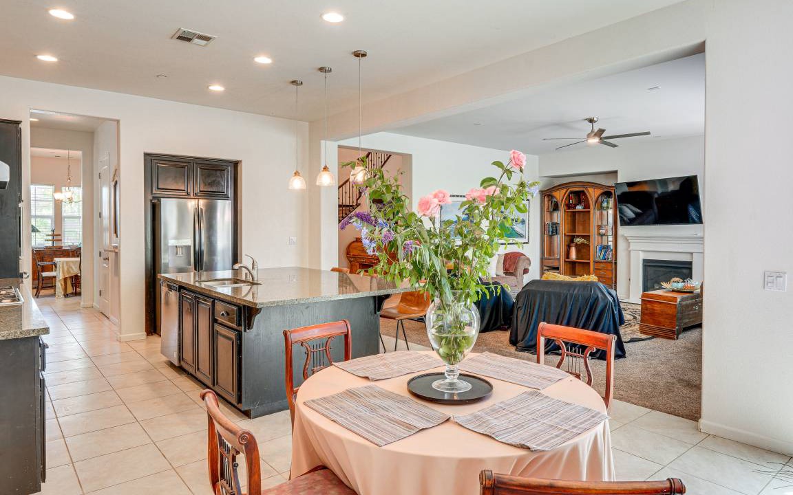 Photo of Livingroom in Bakersfield