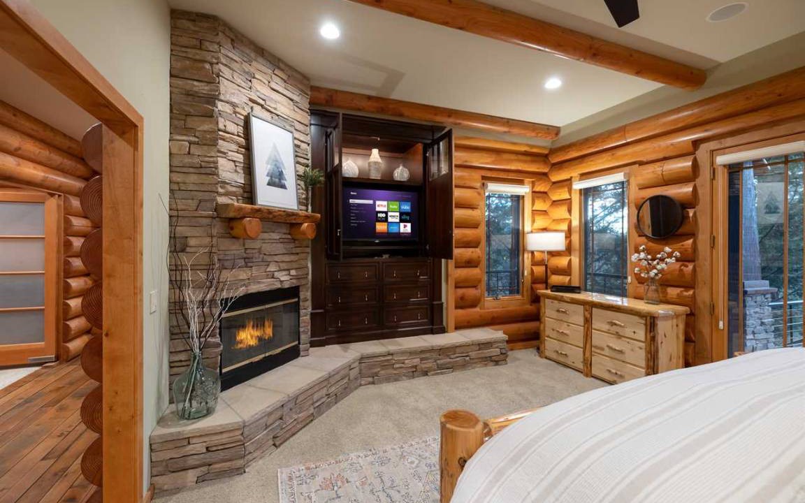 Photo of Bedroom in Upper Moonridge