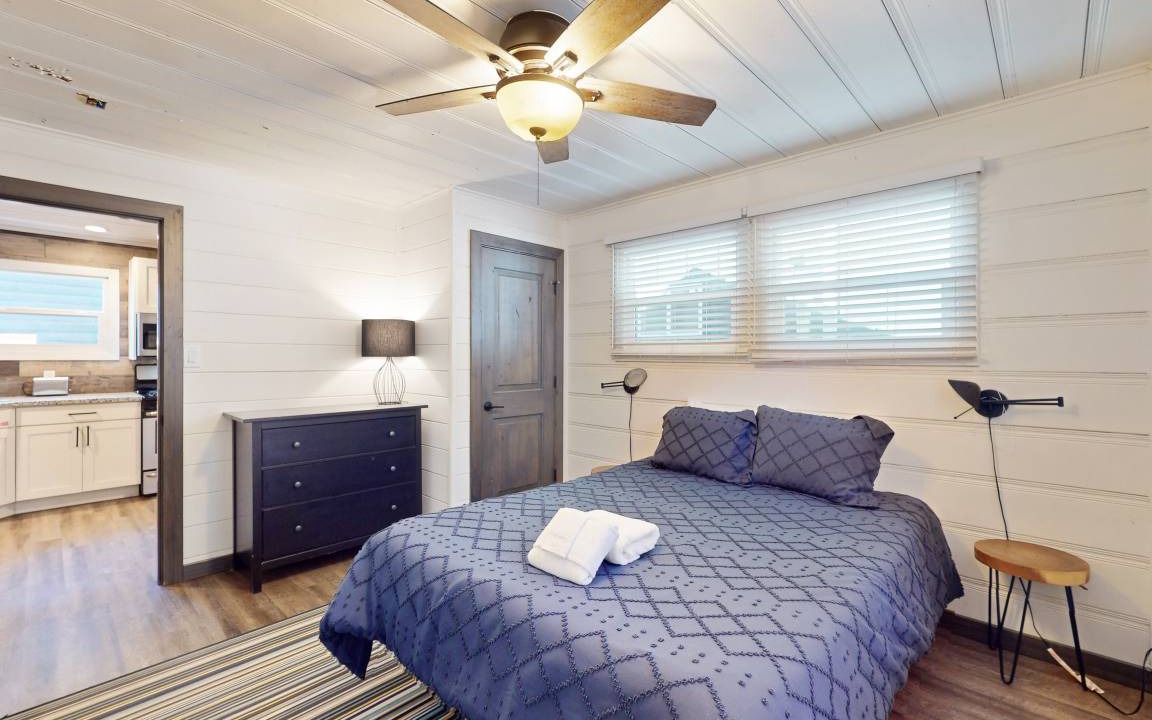Photo of Bedroom in Lakeside Park
