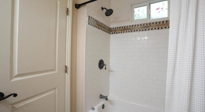 Photo of Bathroom in Northwest Anaheim