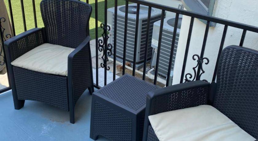 Photo of Patio Balcony in Greater Wilshire - Hancock Park