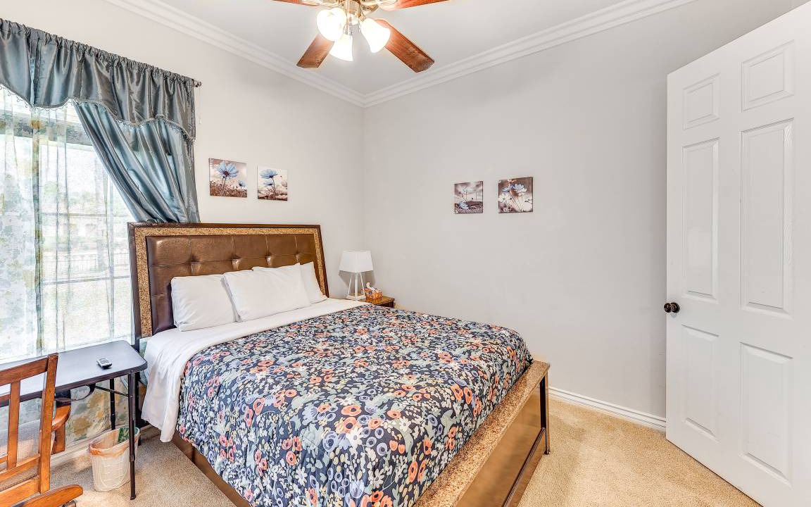 Photo of Bedroom in Alessandro Heights