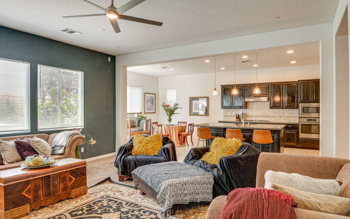 Photo of Livingroom in Bakersfield
